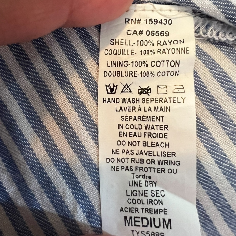 Elan tiered halter maxi dress, size medium. New without tags - Picture 8 of 10